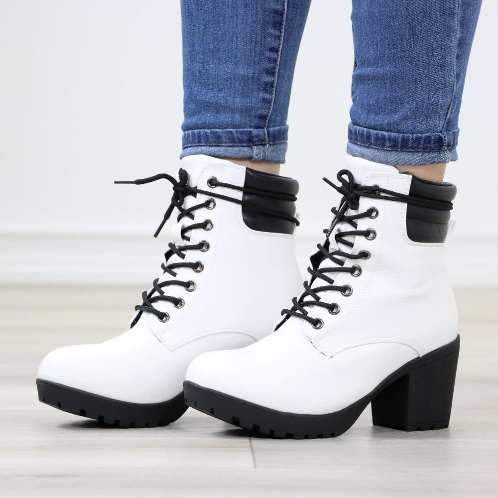 Lace-Up Lug Chunky Block High Heel Ankle Boots White Faux Leather - Picture 3 of 12